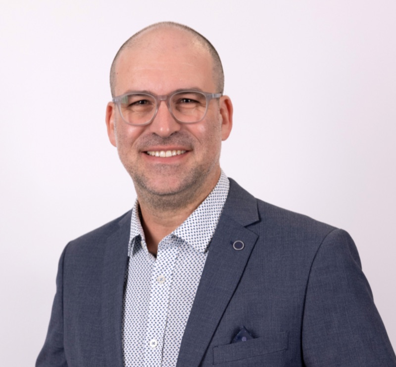Portrait of Dr Dean Rabinowitz