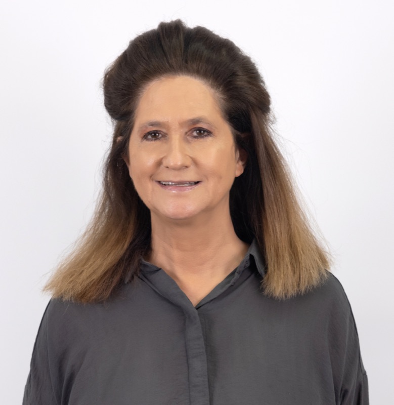 Portrait of Dr Elizabeth Lazarus