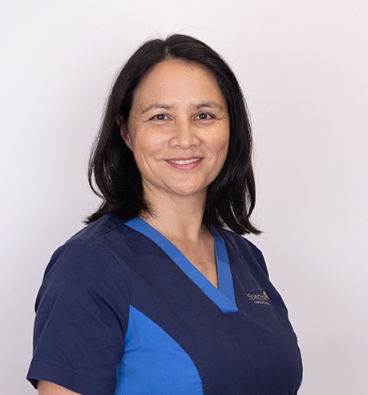 Portrait of Dr Sarah Morris